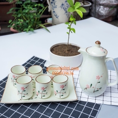 Bình đựng nước men kem vẽ hoa đào hồng - gốm sứ Bát Tràng cao cấp