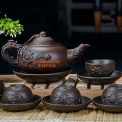 Bộ ấm chén gốm đắp sen, chén không tráng men - Gốm sứ Bát Tràng