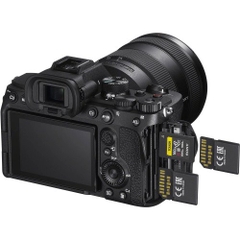MÁY ẢNH FULL-FRAME SONY ILCE-7M4K (A7M4K)