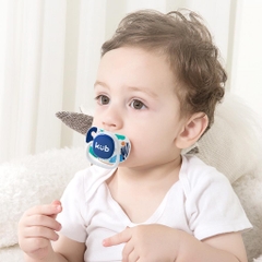 KUB | Ty Giả Cho Bé Dạng Dẹt Chỉnh Nha (Có Nắp) Làm Từ Nhựa Tritan Mềm Mại [MUA 1 TẶNG 1]