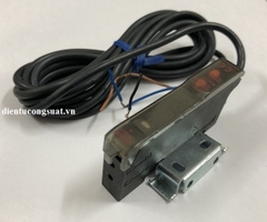 Bộ khuếch đại sợi quang Omron E3X-DAG11-N 2M