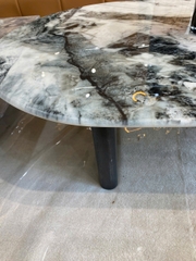Mastro Table