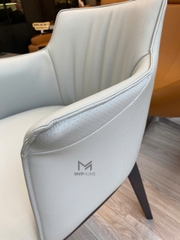 Kravia Chair