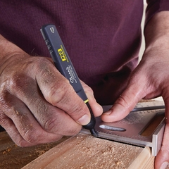 Bút lông dầu mực không xóa được Sharpie Pro Chisel