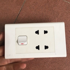 MẶT ÂM TƯỜNG LIOA 1 LỖ 1 Ổ CẮM, 2 LỖ 1 Ổ CẮM, 1 LỖ 2 Ổ CẮM, 2 LỖ 2 Ổ CẮM