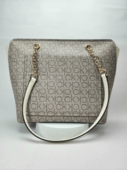 CALVIN KLEIN - HAILEY H0GAJCR2 (TÚI CK HỌA TIẾT 27x17cm)