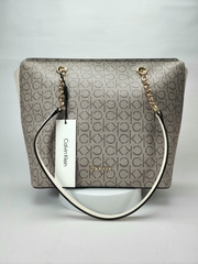 CALVIN KLEIN - HAILEY H0GAJCR2 (TÚI CK HỌA TIẾT 27x17cm)