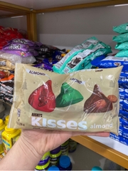 HERSHEY’S - Kisses Chocolate With Almonds (Chocolate Hạnh Nhân Santa 266g)