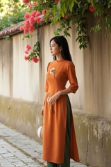 Áo dài Thủy Đình thêu thủ công