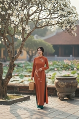 Áo dài Giai Nguyệt thêu thủ công