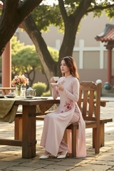 Áo dài Giai Nguyệt thêu thủ công