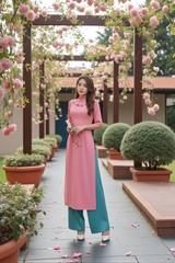 Áo dài Thanh Mai thêu thủ công