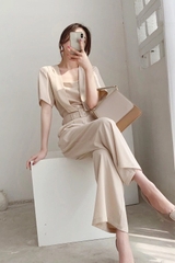Jumpsuite dáng dài, xếp ly vai, thắt đai eo, tay thường