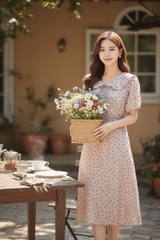 Váy hoa tay bồng, cổ bèo thắt nơ