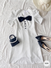 Váy cổ tim nơ ngực đính cúc