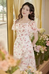 Váy cổ vuông thân can xòe bổ mảnh tay cánh tiên
