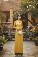 Áo dài Giai Nguyệt thêu thủ công