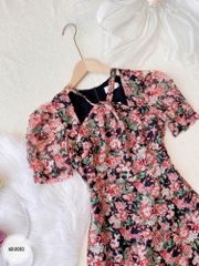 Áo dài tay bồng cổ yếm