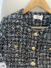 Áo tweed cổ tròn nẹp rút rua, nắp túi trước