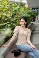 Áo cổ vuông nhún ngực, nơ vai