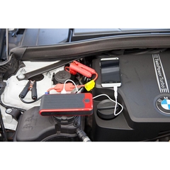 Pin sạc dự phòng kiêm thiết bị kích bình xe hơi Mini Jump Starter