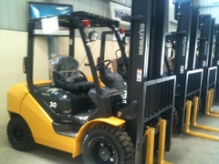 ƯU NHƯỢC ĐIỂM CỦA XE NÂNG HÀNG KOMATSU CHÍNH HÃNG