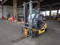 Komatsu FB20A-847032 tháp 4 m dịch giá