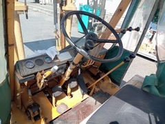 Xe nâng Komatsu FD25-10-227421 số sàn gật gù lốp đôi