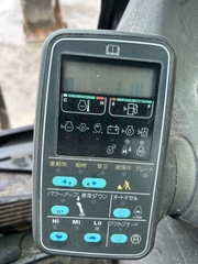 Máy xúc đào bánh xích cần dài 18 m PC200-6