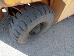 Xe nâng Komatsu FD25-10-227421 số sàn gật gù lốp đôi