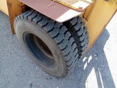 Xe nâng Komatsu FD25-10-227421 số sàn gật gù lốp đôi