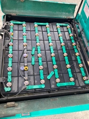 Xe điện komatsu FB30-11-817182 lắp kẹp giấy nguyên bản