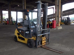 Komatsu FB20A-847032 tháp 4 m dịch giá