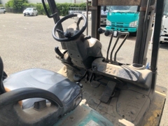 Komatsu 3 tấn chui công gật gù FD30T-16-750189