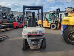 Xe nâng Komatsu FD20-11-342595 gật gù - số sàn