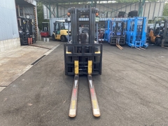 Komatsu FD25T-16-701150 chui công dịch càng số tự động