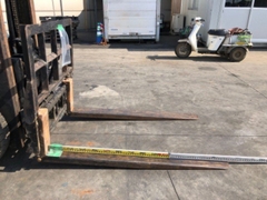 Xe nâng Toyota 7fd25 -21643 gật gù lốp đôi số sàn