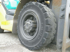 Xe nâng komatsu số sàn FD25W-16-700349