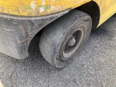 Komatsu 3 tấn chui công gật gù FD30T-16-750189