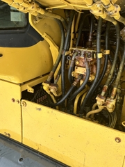 Máy xúc đào bánh xích cần dài 18 m PC200-6