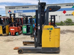 Komatsu đứng lái 2.5 tấn tháp 5.5 m FB25RN-4-5025