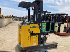 Komatsu đứng lái 2.5 tấn tháp 5.5 m FB25RN-4-5025