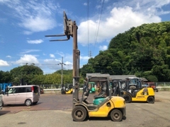 Komatsu 3 tấn chui công gật gù FD30T-16-750189