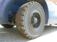 Komatsu FD45T-8-110119 chui công dịch càng