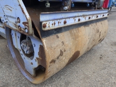 Lu rung mini Komatsu JV25CW-2-1518