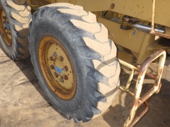 Máy san Komatsu GD405A-2-2882