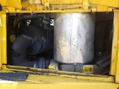 Máy ủi bánh xích hiệu komasu D155AX-6-81177