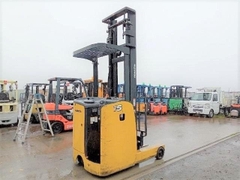 Xe đứng lái komatsu FB15RL-15-157963