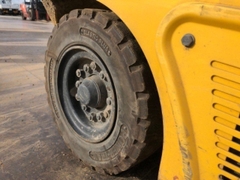 Xe điện 2.5 tấn dịch giá Komatsu FE25H-1-305369