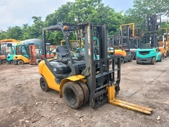 Komatsu FD25C-16-719688 gật gù lốp đôi số sàn tháp 3 m